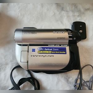 Sony Handycam DCR-DVD650 Camcorder W/ Sony Case TESTED Excellent Condition